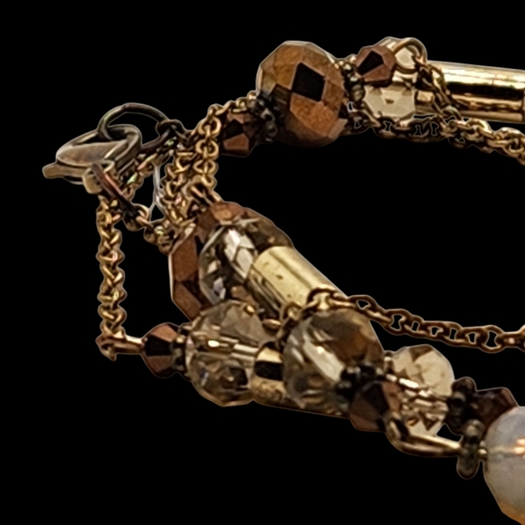 Women's Beaded Bugal Necklace On A Gold Tone Chain. - Picture 6 of 6